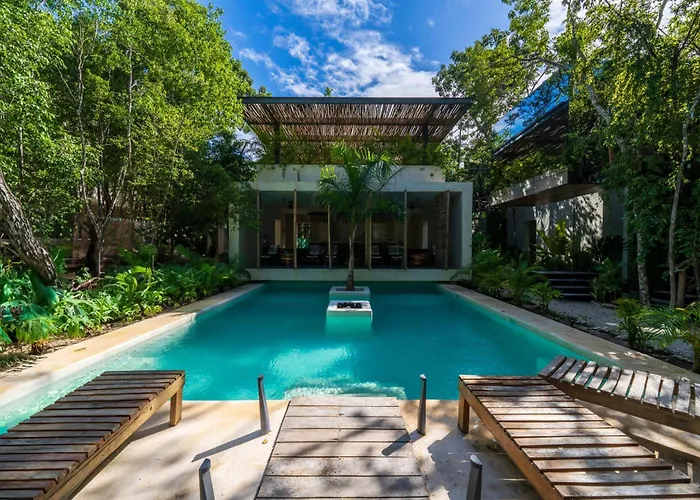Apartment Chay Glass Jungle House