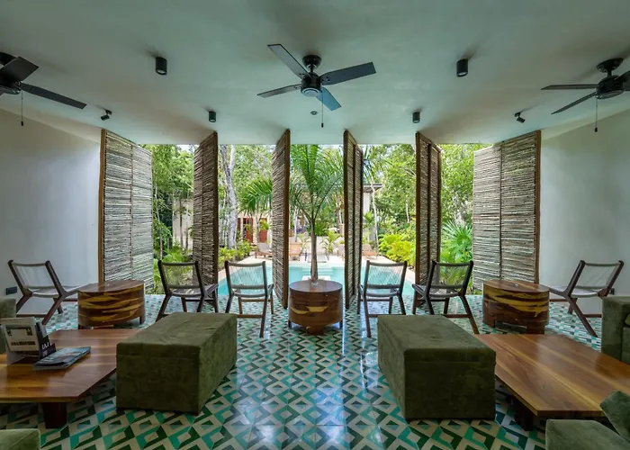 Apartment Chay Glass Jungle House *