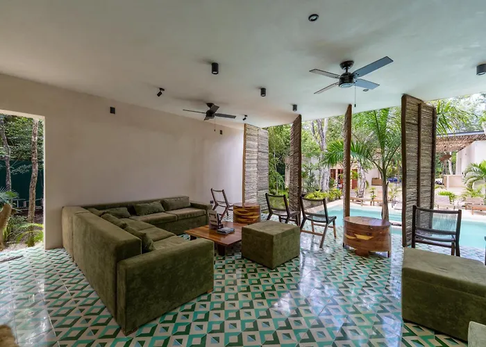 Apartment Chay Glass Jungle House *