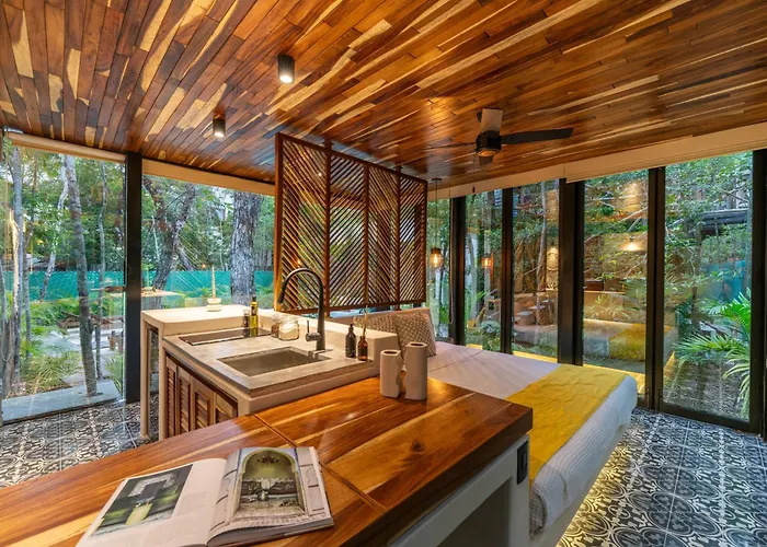 Chay Glass Jungle House *