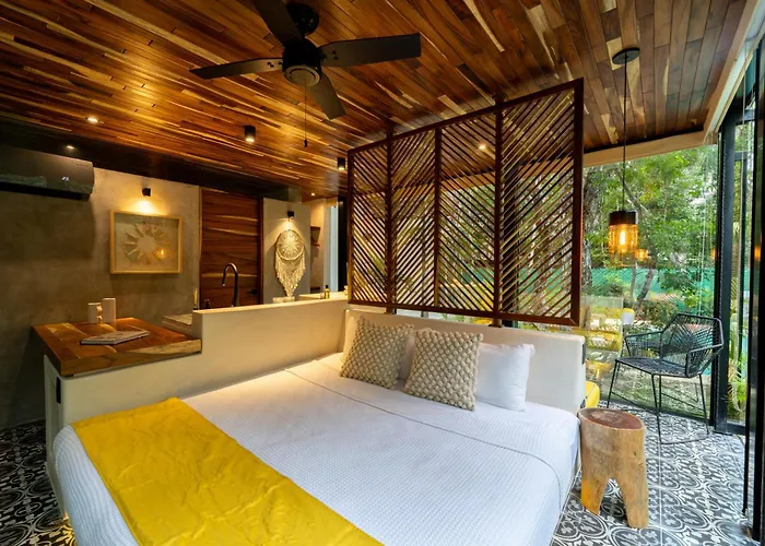 Chay Glass Jungle House Apartment Tulum